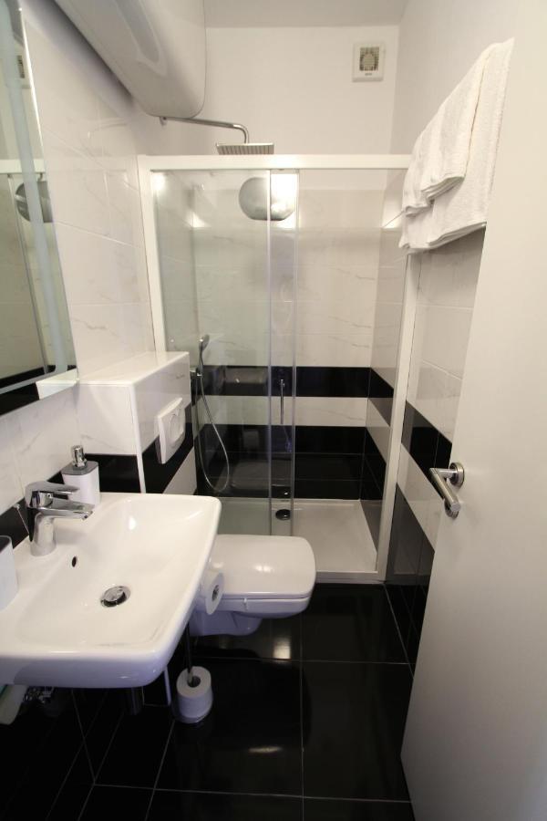 Seafront Rooms Hvar Town Luaran gambar