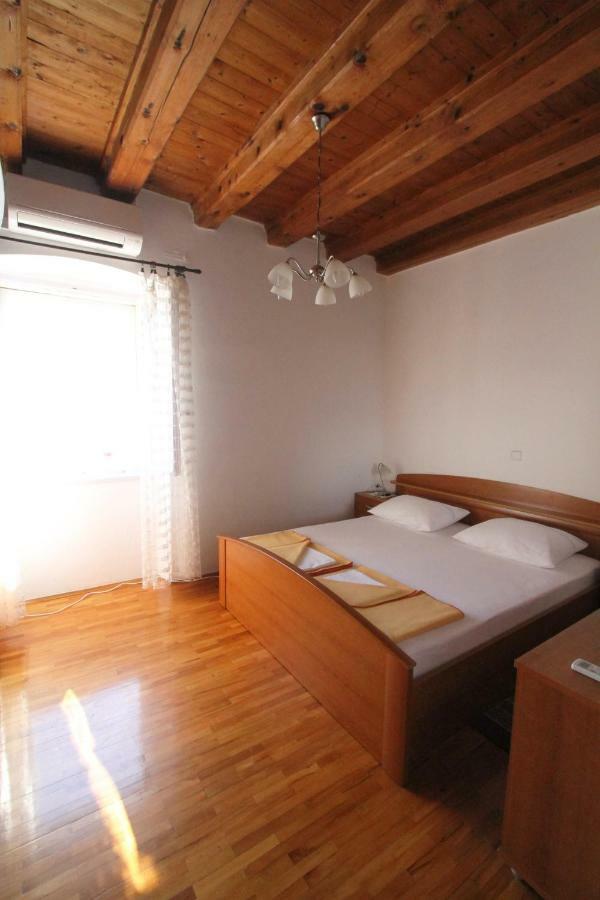 Seafront Rooms Hvar Town Luaran gambar