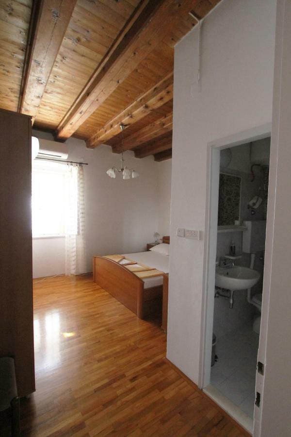 Seafront Rooms Hvar Town Luaran gambar